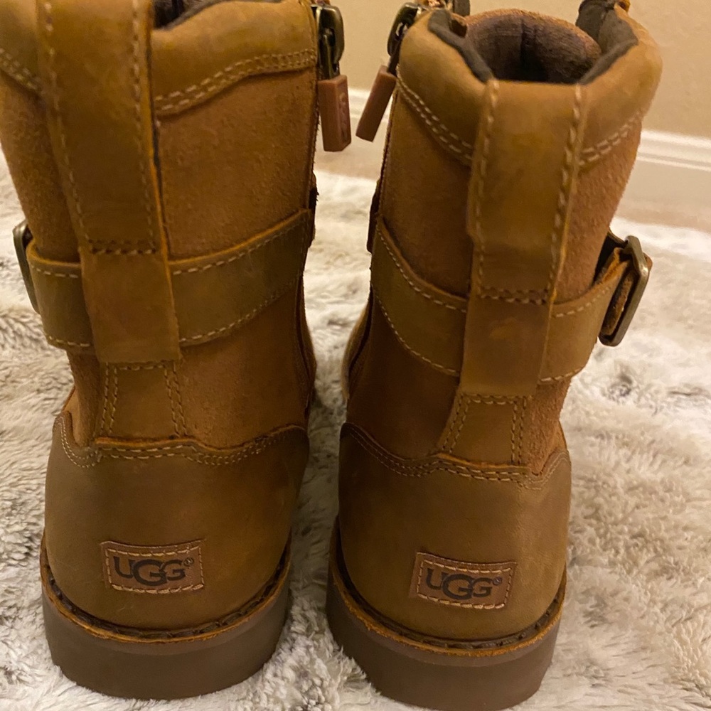 Ugg boots girls size 3
